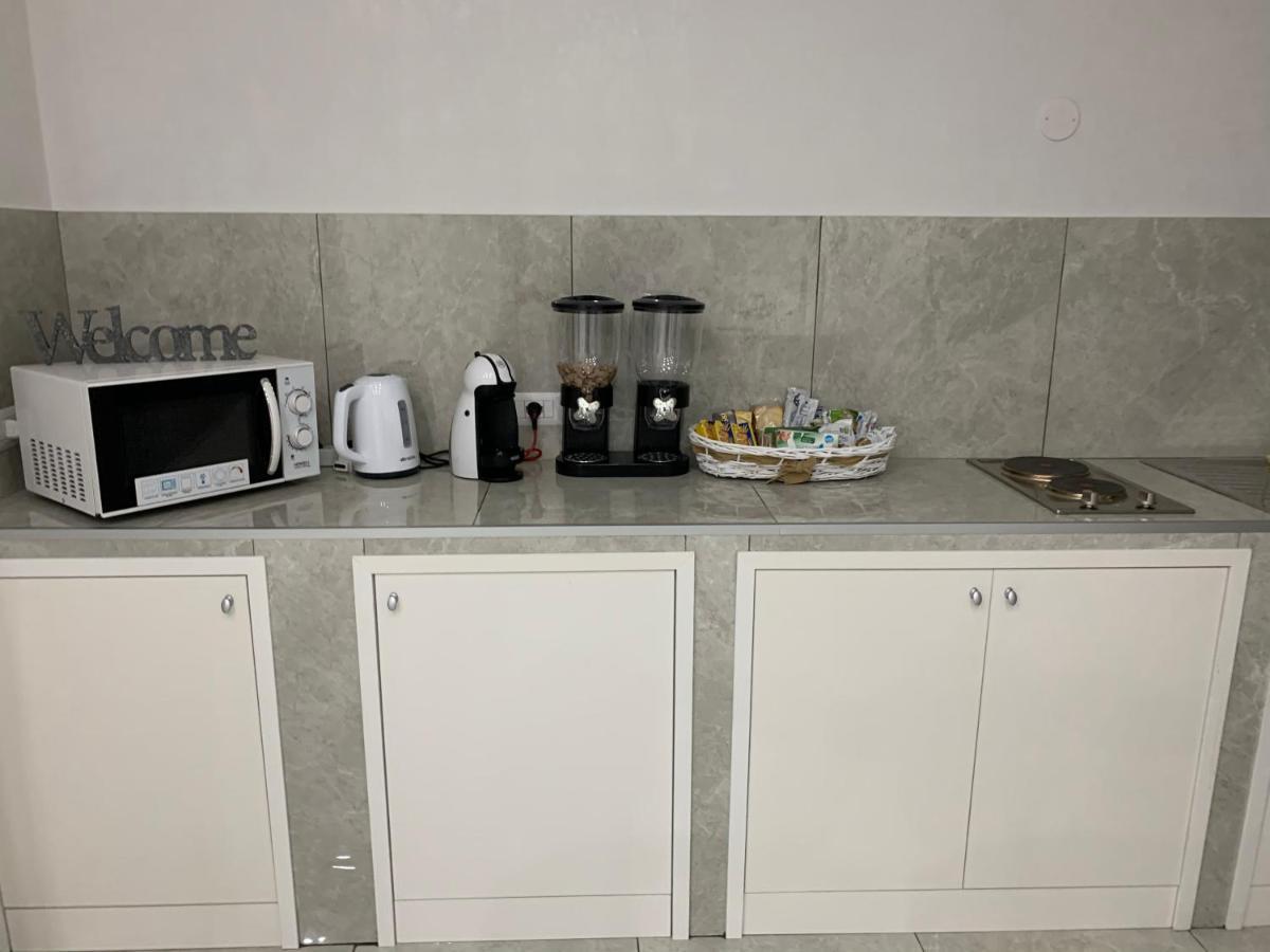 نابولي Suite Limatola المظهر الخارجي الصورة