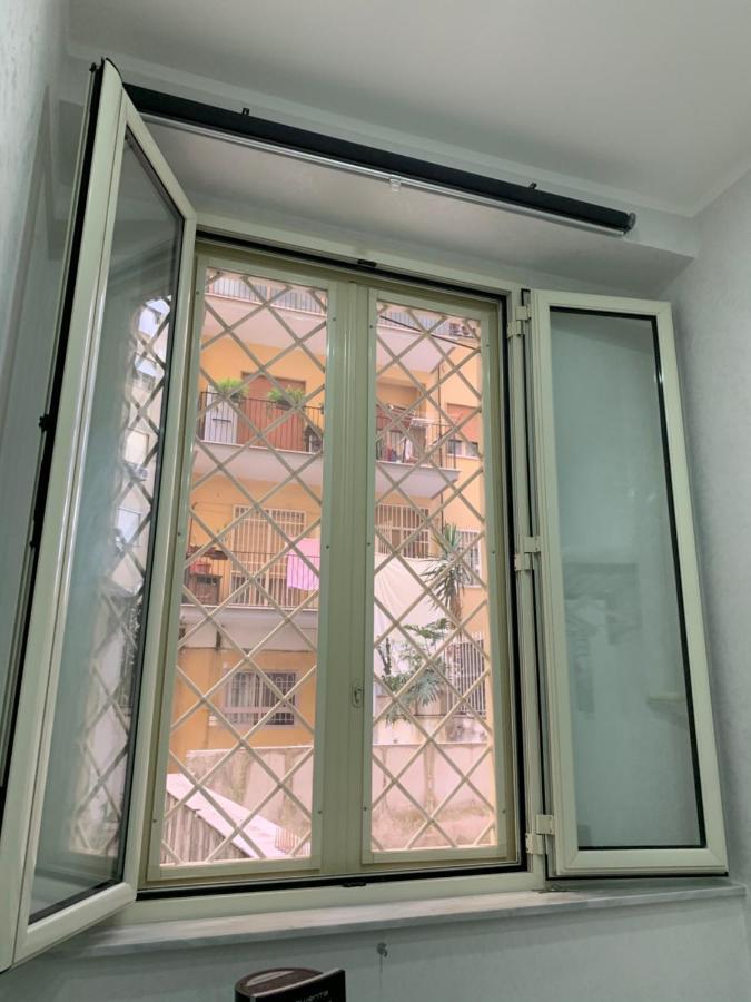 نابولي Suite Limatola المظهر الخارجي الصورة